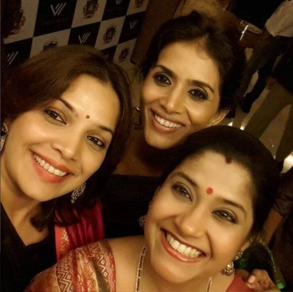Renuka Shahane with Shilpa Tulaskar and Sonali Kulkarni at the Goa Marathi Film Festival in 2015