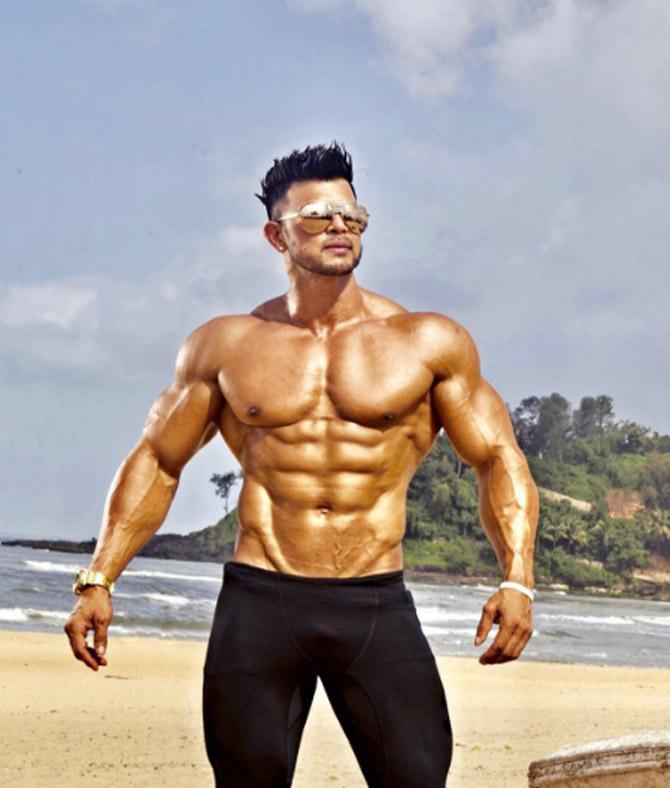 Later, Sahil Khan was all set to make a comeback in Bollywood. He even shared a picture with co-star Mallika Sherawat, but the film got shelved.