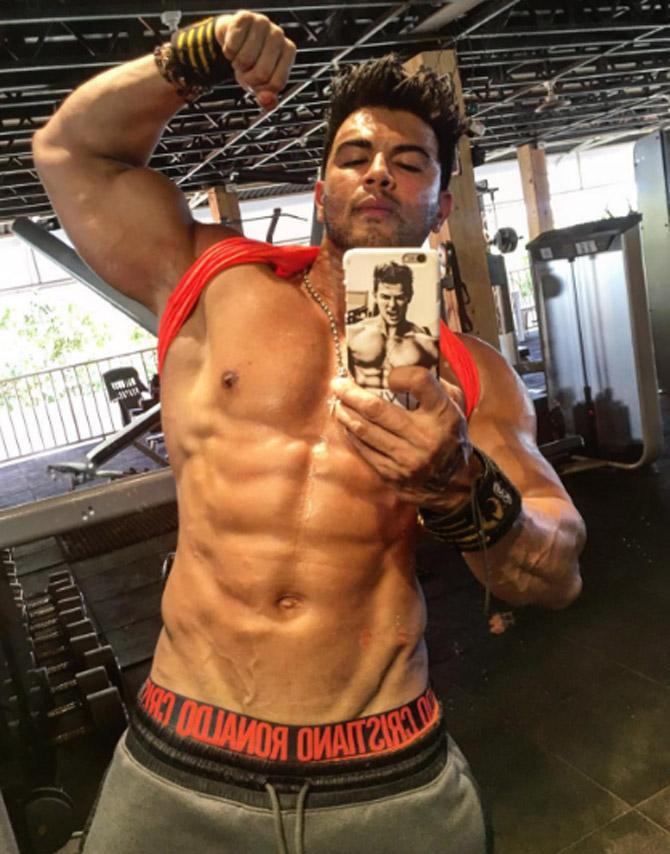 Sahil Khan seems to have gained a fan following for his fab physique. He has over 6.3 million followers on Instagram and clearly doesn't seem to be missing Bollywood.