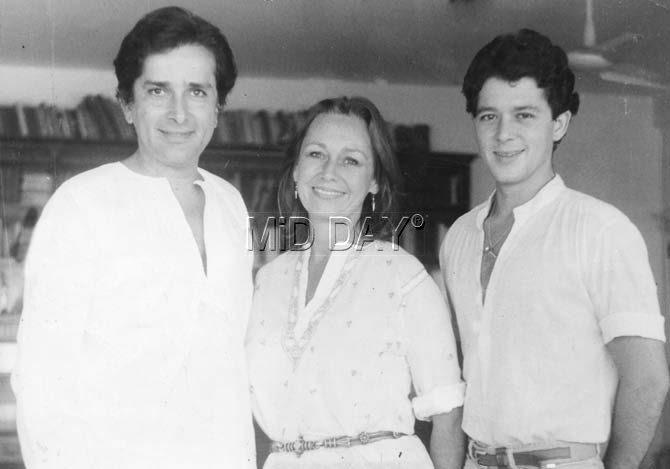 In 1958, Jennifer and Shashi Kapoor got married. The couple had three children - sons Kunal Kapoor and Karan Kapoor, and a daughter Sanjana Kapoor. In picture: Shashi Kapoor, Jennifer Kapoor pose with their son Kunal Kapoor. Kunal is a former actor who has appeared in films like Vijeta (1982), Utsav (1984) and Trikal (1985).