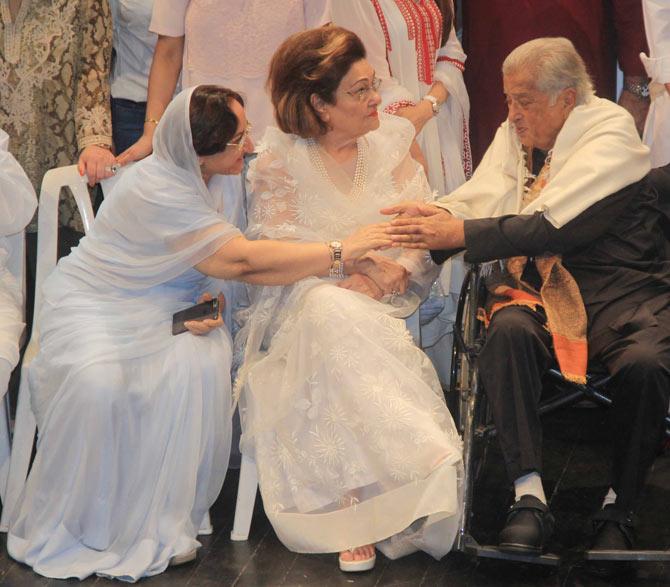 Neila Devi, Krishna Raj Kapoor and Shashi Kapoor at Dadasaheb Phalke Awards 2015.