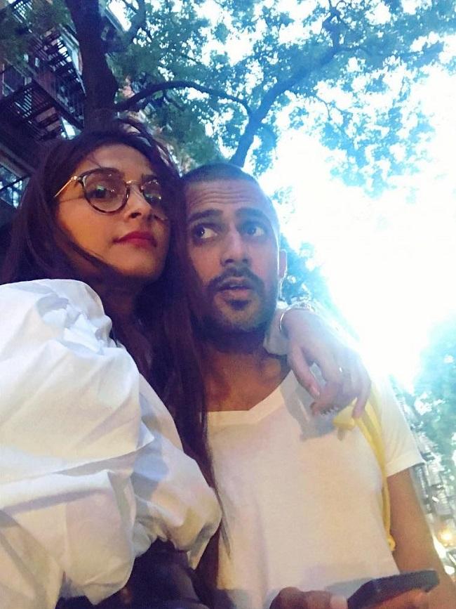 Sonam Kapoor and Anand Ahuja were often seen spending quality time together and exchanging cute messages and pictures on Instagram. The couple had taken a vacay in London a few months before their wedding and kept their fans updated with their lovey-dovey pictures from the trip!
