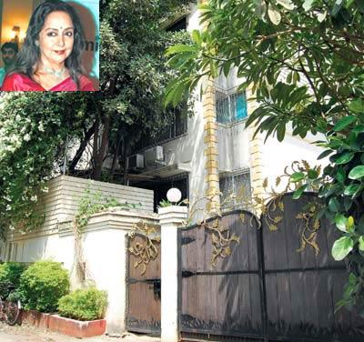 Hema Malini's Bungalow: This is dreamgirl Hema Malini's bungalow at Gokuldham in Goregaon (East). The bungalow was bought by Dharmendra and Hema Malini over 30 years ago as their holiday home.