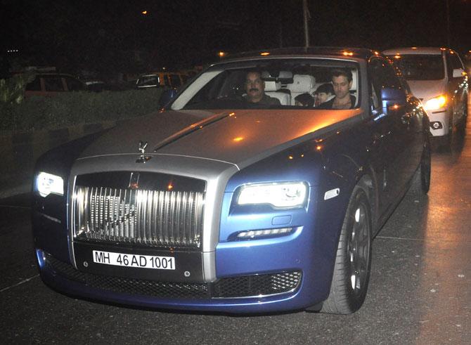 Hrithik Roshan gifted himself a Rolls Royce on his 42nd birthday. The doting dad took his sons Hrehaan and Hridhaan for a ride in his swanky new car, the day he bought it.