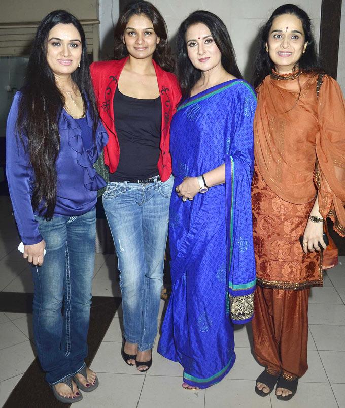 The Kolhapure sisters: While Padmini and Tejaswini Kolhapure (first two from left) are actors, Shivangi (extreme right) is better known as Shakti Kapoor's wife.