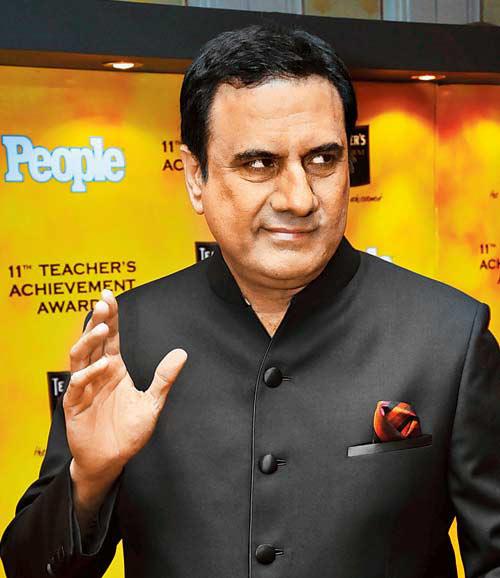 Boman Irani: Before becoming an actor, Boman Irani used to work as a waiter at the Taj Hotel. Later, he got into the family's bakery business. The Iranis had a shop in Byculla known as Golden Wafers.
