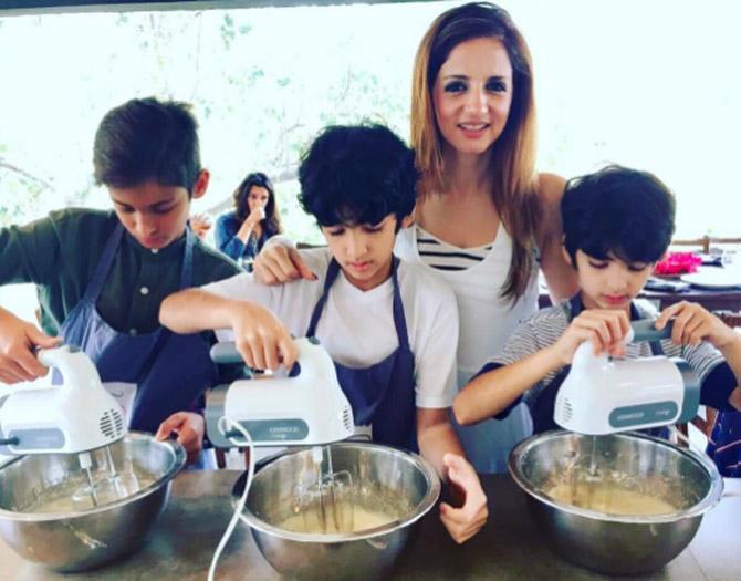 Sussanne Khan is often seen spending quality time with her sons Hrehaan and Hridhaan, where Hrithik is accompanied too, setting parenting goals, or rather co-parenting their kids with dignity. In picture: Sussanne Khan enjoys a cooking class with her kids Hrehaan and Hridhaan 
