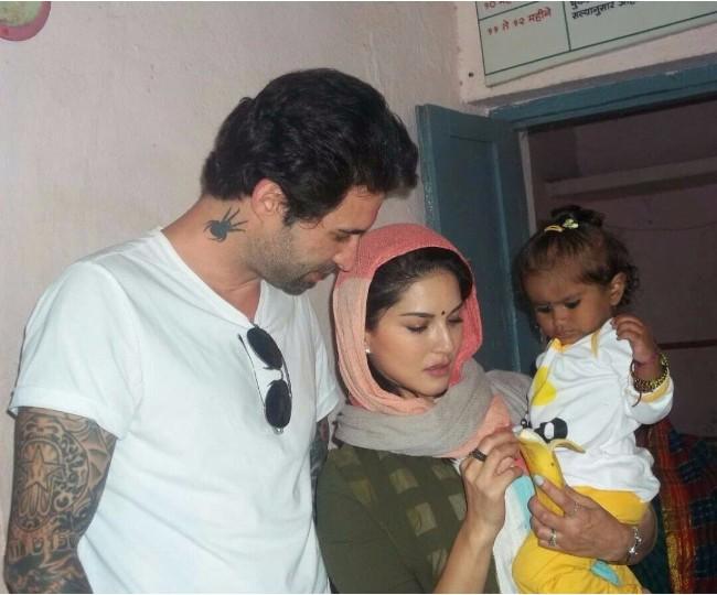 Nisha Kaur Weber: Sunny Leone adopted a baby girl from Latur in 2017 and named her Nisha Kaur Weber. This was the first picture of the little girl.