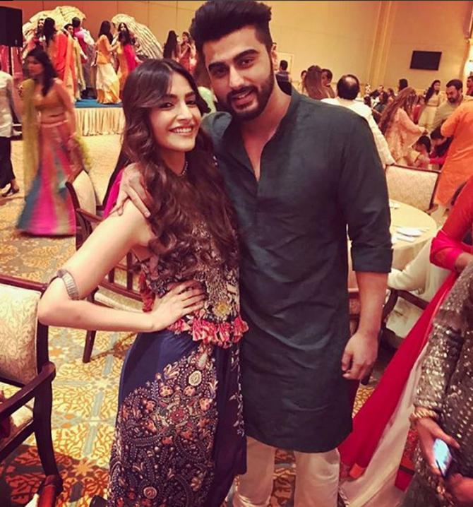 Sonam Kapoor and Arjun Kapoor: Though this cousin duo is quite famous, they can't be missed from this list, right? Arjun is the first cousin of actress Sonam Kapoor. Arjun's dad Boney Kapoor and Sonam's dad Anil Kapoor are siblings.