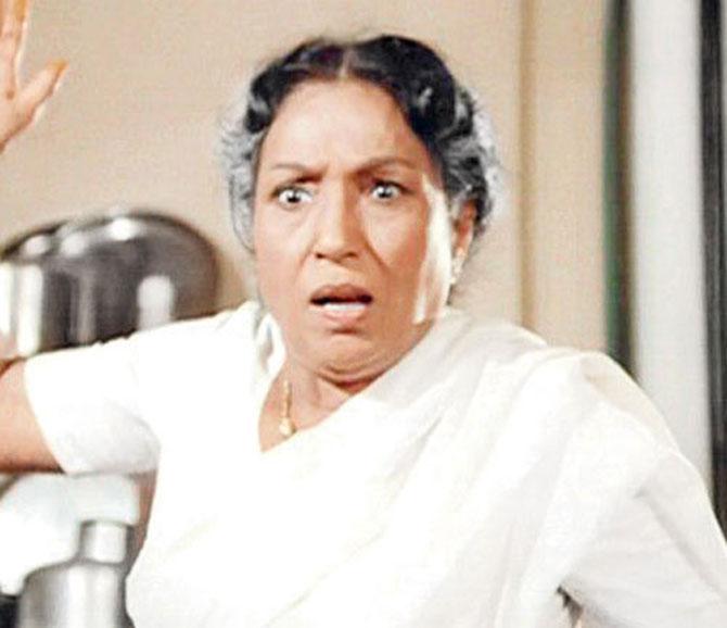 Lalita Pawar: The actress was known to play the wicked, scheming mother who got into a particularly nasty mood as a mother-in-law. Her character gave entertaining twists and turns to the story. Notable films where she portrayed a mother include Sau Din Saas Ke, Hum Dono, Daag among many others.