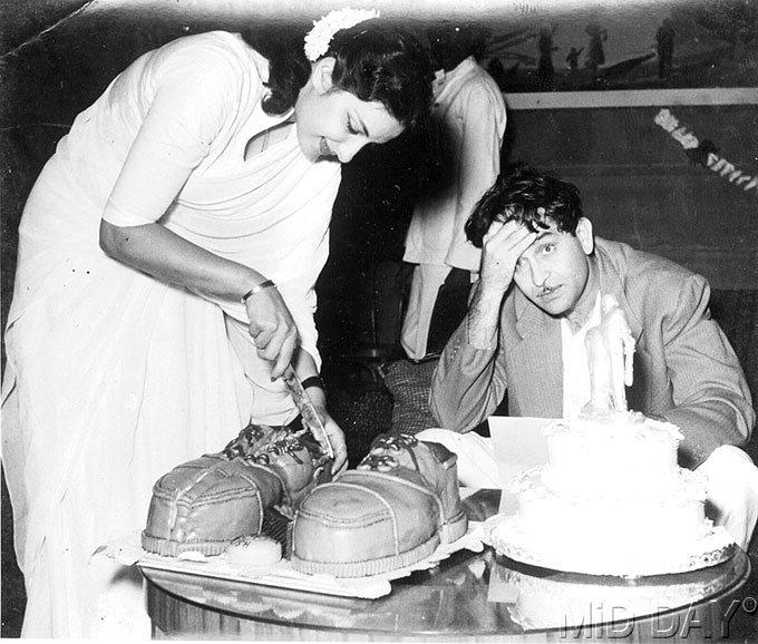 Nargis and Raj Kapoor on the occasion of the silver jubilee of Boot Polish. They worked together in 14 films. Honourable mentions include Shree 420, Bewafa, Anhonee, Dhoon, Anari, Andaz and others.