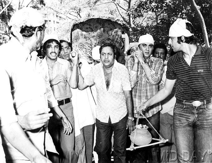 Nargis' body was carried to the crematorium by husband Sunil Dutt and son Sanjay Dutt. The actress was diagnosed with pancreatic cancer and underwent treatment for the disease in New York but her condition deteriorated on her return to India after which she was admitted to Breach Candy Hospital in Mumbai. She went into a coma on May 2, 1981, and passed away the next day.