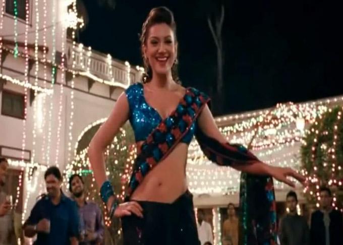 Ishaqzaade: Gauahar Khan who played a prostitute in the film, starring Arjun Kapoor and Parineeti Chopra, did a fair job in the song 'Jhalla wallah' from this love saga.