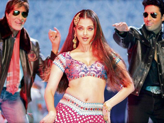 Bunty Aur Babli: Aishwarya Rai Bachchan took a million breaths away when she shared the screen with Abhishek and Amitabh Bachchan in the song 'Kajra re'.