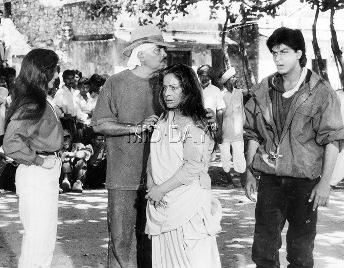 Rakesh Roshan with Shah Rukh Khan and Rakhee on the sets of 'Karan Arjun'