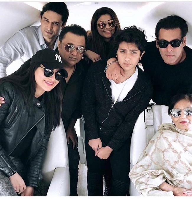 Salman Khan poses with his mother Salma Khan, nephew Nirvaan, Sonakshi Sinha, Niketan Madhok and Daisy Shah. It was taken when he left for the 'Dabangg' tour in Delhi.
