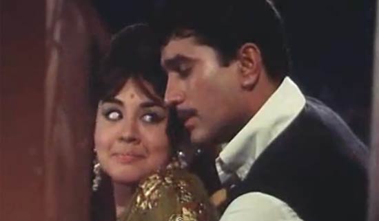 Farida Jalal: One of the most adorable mothers of Bollywood, Jalal had a brief stint as a leading lady. She was Rajesh Khanna's heroine in Aradhana (1969) and also played the main female character in the 1974 film Jeevan Rekha.