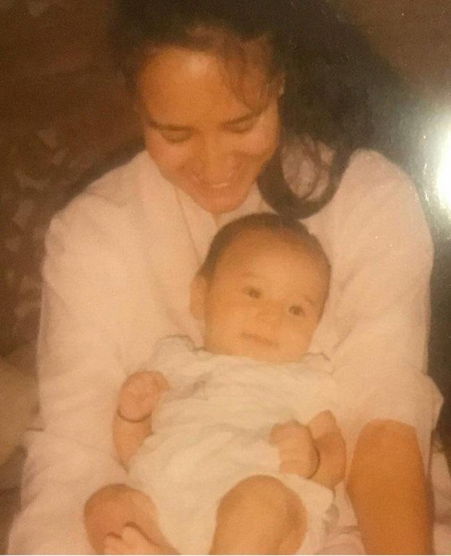A super-adorable image of baby Tiger Shroff (or should we call him a cub?) with mother Ayesha Shroff. Tiger has been very close to his mother. The actor had confessed it on Koffee With Karan, a few years ago.