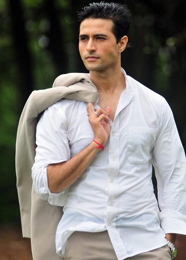 Apurva Agnihotri: Following a promising start to his movie career - he played a negative role in his debut Pardes - Agnihotri's filmi journey tapered off. He shifted focus to television and tasted success as the impressive boss Armaan Suri in Jassi Jaisi Koi Nahin. His most recent show was Bepannaah, in which he played Rajveer Khanna. He even made his digital debut with Kehne Ko Humsafar Hain (2018).