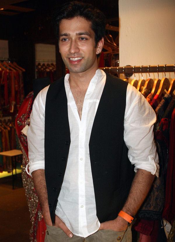 Nakuul Mehta: The good looking Mehta debuted on the big screen with Haal-e-Dil, which was a box-office failure. He featured in a number of commercials post that, and played the main lead in the Rajshri-produced TV show Pyar Ka Dard Hai Meetha Meetha Pyara Pyara.
