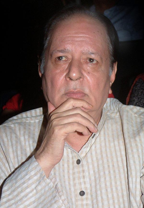 Navin Nischol: He could have been the next big thing in Bollywood following successful films like Sawan Bhadon and Buddha Mil Gaya. However, his filmy career went downhill after that. The late actor is most remembered for his character of the sensible son Balraj Diwan from the popular 90s TV sitcom Dekh Bhai Dekh.