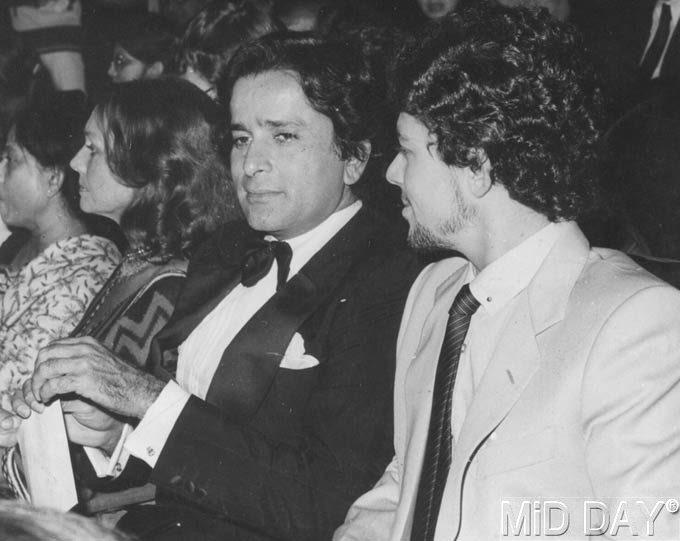 Shashi Kapoor's lean physique and charming smile were the highlights of his personality. He was also famous as a reasonable foil to the smouldering angry man in a number of films and it was in one of these roles where he once spoke the four most iconic and immortal words in Bollywood's history - Mere paas Ma hai in Deewar.