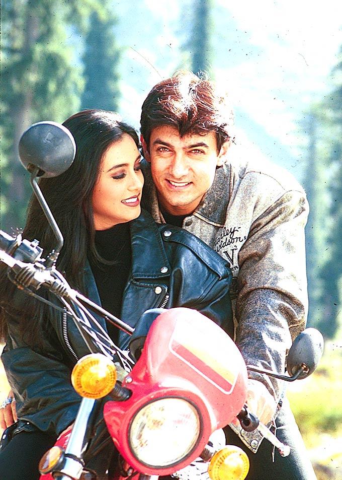 Aamir Khan and Rani Mukerji in a still from Ghulam