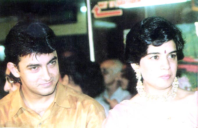 That's Aamir Khan with his ex-wife Reena Dutta. They have two children, Junaid and Ira. The duo separated in 2002 after being married for 16 years. Aamir went on to marry Kiran Rao in 2005. They have a son via surrogacy, Azad Rao Khan