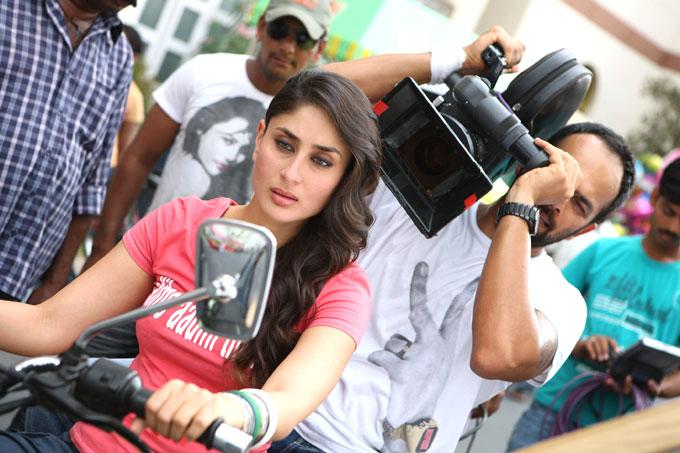 Ajay-Rohit's spirited talk: The cast of Golmaal 3 decided to scare Kareena Kapoor while shooting at a hotel. They planned the whole prank in advance. When Bebo was on the set one day, Ajay Devgn and Rohit Shetty casually began discussing how a woman was killed in the hotel. They even told her that the lady's spirit roams around in a white saree late night and visits all the villas, suites and rooms at the hotel. To spook her further, they added that it is a very angry spirit that roamed the hotel and it even killed a guest staying at the hotel. The actor, who was staying in a suite, was naturally scared and kept shouting at them to stop discussing these ghastly details, but they mercilessly continued!