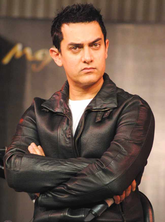 Back in 2010, Aamir Khan injured his calf during the shoot of his special show for the Cine & TV Artistes` Association (CINTAA). The actor was ready to give his final take for his song `Zoobie Doobie` when he sprained his calf. Back in 2010, Aamir Khan injured his calf during the shoot of his special show for the Cine & TV Artistes` Association (CINTAA). The actor was ready to give his final take for his song `Zoobie Doobie` when he sprained his calf.