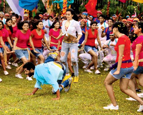 Prabhu Deva may be the master of moves but even that didn't stop the choreographer-turned-director from injuring himself while shooting for the 'Go Govinda' song in 'Oh My God' (2012). And Prabhu was not alone. Even Sonakshi Sinha hurt herself. The energy levels on the set were so high that Prabhu Deva also had a major problem on his wrists while Sonakshi ended up spraining her neck.