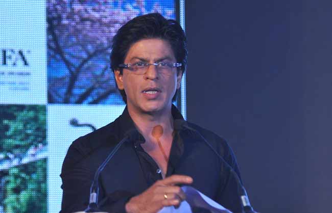 SRK suffered a serious knee injury during the shooting of `Ra.One` (2011). He also went under the scalpel for his back injury and had to be operated for a tear in his shoulder.  SRK suffered a serious knee injury during the shooting of `Ra.One` (2011). He also went under the scalpel for his back injury and had to be operated for a tear in his shoulder.