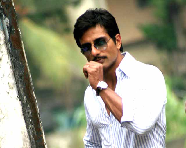 The actor may have a physique to die for but Sonu Sood too has had his fair share of injuries on sets. The actor broke his nose during the shoot of `Dabangg` (2010) when another actor`s knee hit Sonu`s face. The actor may have a physique to die for but Sonu Sood too has had his fair share of injuries on sets. The actor broke his nose during the shoot of `Dabangg` (2010) when another actor`s knee hit Sonu`s face.