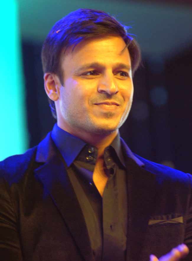 While shooting for a fight sequence on the sets of `Zilla Ghaziabad` (2013) in Wai, Vivek was involved in a mishap. The actor`s harness snapped and he took a tumble from a great height. The actor has been suffering from a bad back and this incident worsened his situation. While shooting for a fight sequence on the sets of `Zilla Ghaziabad` (2013) in Wai, Vivek was involved in a mishap. The actor`s harness snapped and he took a tumble from a great height. The actor has been suffering from a bad back and this incident worsened his situation.