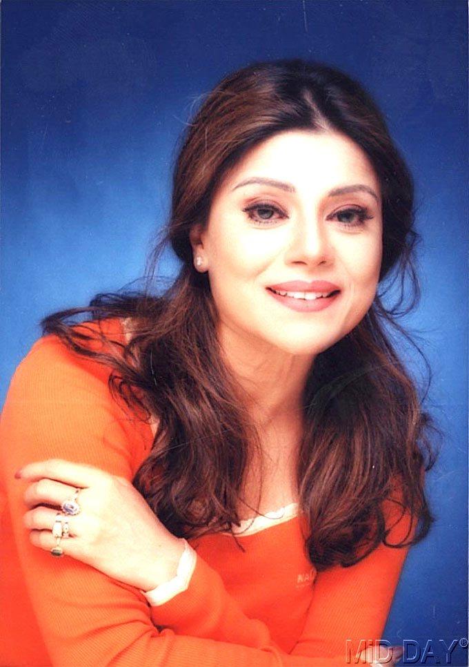 Sapna Mukherjee: Like most other names in the list, she also worked with leading composers of the '90s like Nadeem-Shravan, Jatin Lalit, Anand-Milind, Rajesh Roshan and Anu Malik. The Tirchi Topi Wale number in Tridev (1989) made her a name to reckon with. Popular songs: Tera Saath Hai Kitna Pyara, Khud Ko Kya Samajhta Hai, Tere Ishq Mein Nachenge, Dil Le Gayi Teri Bindiya, Sundara Sundara, Pyaar Pyaar Karte Karte and Love Rap.