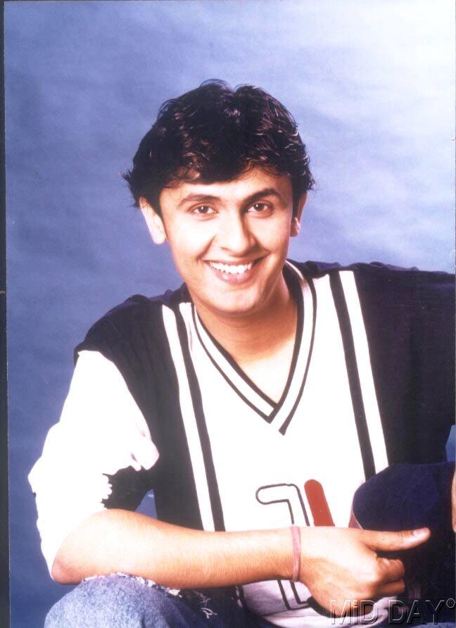 Sonu Nigam: He's still around but doesn't have the same influence that he did two decades ago. Sonu became a household name after singing Accha Sila Diya from the film Bewafa Sanam (1995) and went on to deliver numerous hit numbers. Popular songs: Sandese Aate Hain, Ishq Bina Kya Jeena Yaara, Panchhi Nadiyaan, Yeh Dil Deewana, Saathiya and Kal Ho Na Ho. His pop songs Mujhe Raat Din, Bijoria, Mein Hoon Deewana Tera did equally well.