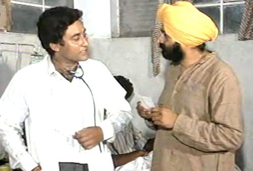 Above all, Flop Show dealt with issues that remain relevant even today - red tape, lack of medical facilities, real estate woes, etc. Before shifting focus to television, Jaspal Bhatti was a cartoonist for 'The Tribune' newspaper in Chandigarh. Bhatti had set up a training school and studio in Chandigarh and named it Joke Factory.