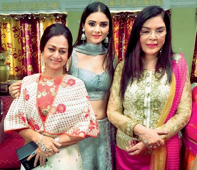 In picture: Zarina Wahab, Sezal Sharma and Zeenat Aman posed for a snapshot on the set of Love Life and Screw Ups 2 (2017). Kapil Kaushtubh Sharma's web series had brought the two yesteryear stars together after over four decades. The two featured in Dev Anand's Ishk Ishk Ishk (1974).