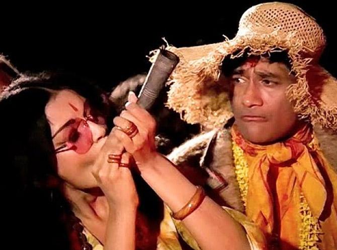 However, Zeenat Aman's next release Hare Rama Hare Krishna, which released in the same year, completely changed her fortunes as an actor. In Hare Rama Hare Krishna, Zeenat Aman, aided by the R. D. Burman song Dum Maro Dum, won over the hearts of the audience as Janice and went on to earn a Filmfare Best Supporting Actress Award. In picture: Zeenat Aman with Dev Anand in 'Dum Maaro Dum' song from 'Hare Rama Hare Krishna' (1971)