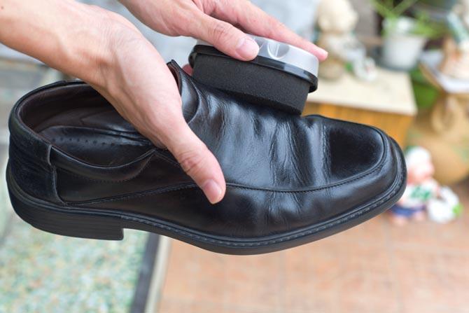 It is always good to invest in a good shoe wax or polish for expensive leather shoes to avoid any damage during monsoon. It not only makes the shoe shine but also protects it from moisture. It is always good to invest in a good shoe wax or polish for expensive leather shoes to avoid any damage during monsoon. It not only makes the shoe shine but also protects it from moisture.