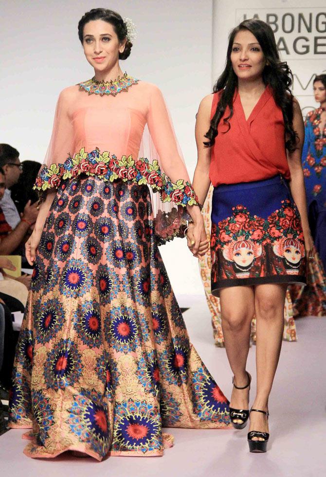 Karisma Kapoor walked the ramp for Neha Agarwal