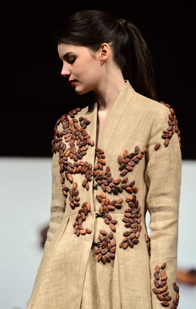jute dress for fashion show Buy Jute Laced Off-white Dress Embellished with Jute Lace, Miniature Beads  and Mirrors
