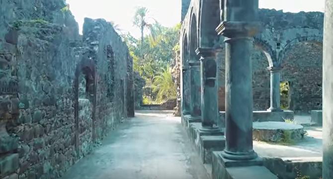 Vasai Fort: This is a great place for couples who love visiting spots of historical significance. Vasai fort is also known as Fort Bassein. Several watchtowers inside the complex are intact and have staircases that lead to the top. It is located at an isolated spot and overlooks the sea. Pic/YouTube