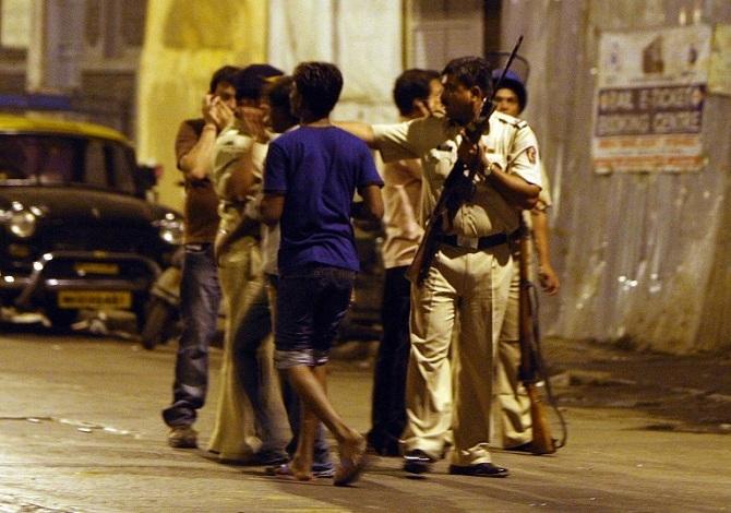 As police forces reached the site, it was learned that the attackers had taken many hostages. Among those trapped inside were members of the European Parliament.