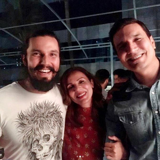 On her Instagram page, Anjali Hooda Sangwan captioned this image as: Family reunion! Mumbai nights!