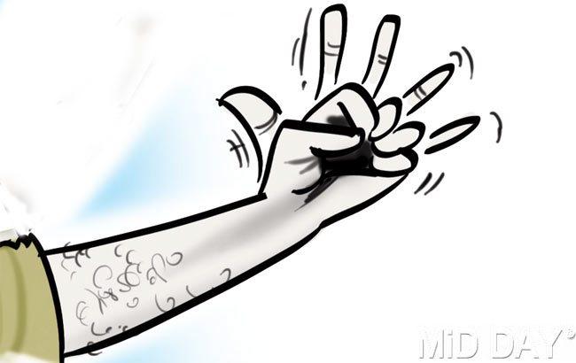 Wavin' flag  In some cases, while talking to the accused or the party at fault, the inspector will raise a few fingers. Watch out for the number keenly because that indicates the amount, in thousands or even lakhs, that he is asking for.