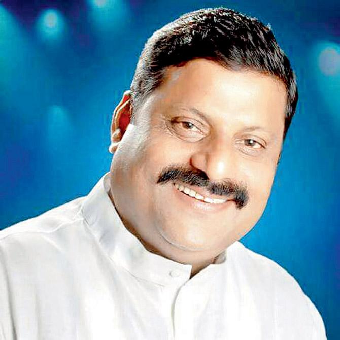 The assailants shot at him and assaulted Manoj Mhatre with sharp knives. They ambushed Mhatre when he got home around 9 pm. 'Mhatre's driver had dropped him near his house at Oswal Wadi. He was walking home when at least five persons attacked him with sharp knives and fired two rounds,' said a cop. 'One of the fired rounds hit his back and he succumbed to the injuries,' said DCP Manoj Patil, Bhiwandi. Mhatre was in his early 40s and was the leader of Congress in the Bhiwandi-Nizampur Municipal Corporation The assailants shot at him and assaulted Manoj Mhatre with sharp knives. They ambushed Mhatre when he got home around 9 pm. 'Mhatre's driver had dropped him near his house at Oswal Wadi. He was walking home when at least five persons attacked him with sharp knives and fired two rounds,' said a cop. 'One of the fired rounds hit his back and he succumbed to the injuries,' said DCP Manoj Patil, Bhiwandi. Mhatre was in his early 40s and was the leader of Congress in the Bhiwandi-Nizampur Municipal Corporation
