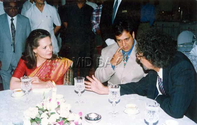 Sonia Gandhi with Bollywood actor Govinda at a dinner hosted in Taj Mahal hotel. Also present was Alyque Padamsee. Pic/Pradeep Bandekar