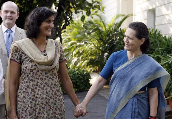 US astronaut of Indian origin Sunita Williams (L), who spent a record 195 days in space, received by UPA Chairperson Sonia Gandhi (R) at her residence in New Delhi on 29 September 2007.