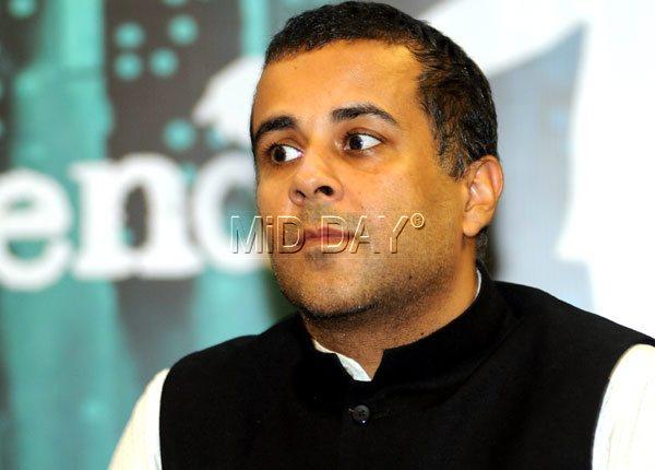 Had Prime Minister Narendra Modi, BJP president Amit Shah and other leaders been to Doon school, had... a foreign English accent, then these privileged class people would not have said anything against them - Chetan Bhagat (Pic/Nimesh Dave)